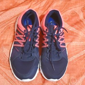 Reebok Women's Yourflex Shoes NWOT size 8